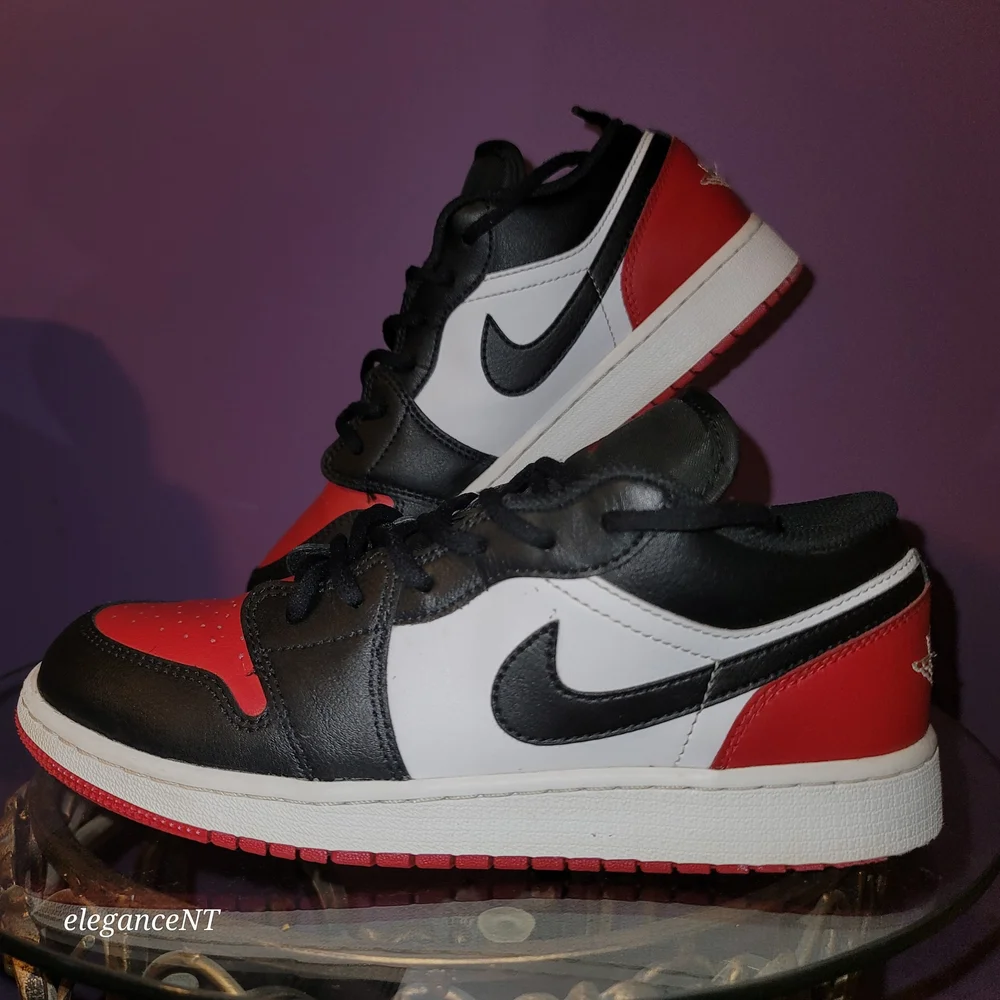 Nike Air Jordan 1 Low Black/ White and Varsity Red Sneakers Sz: 6Y